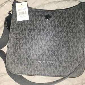 Nwt Michael kors briley small logo messenger bag